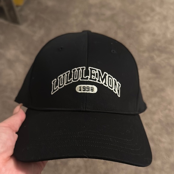 Lululemon Athletica Black Hat - Picture 1 of 2